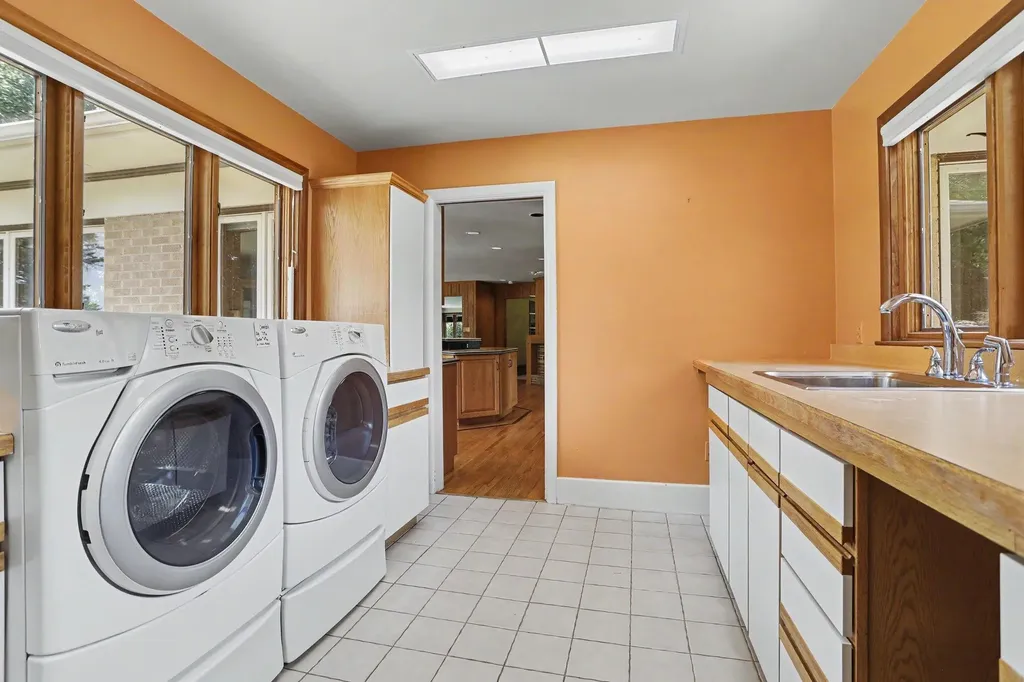 757 N Kalamazoo Avenue Marshall Township MI 49068
