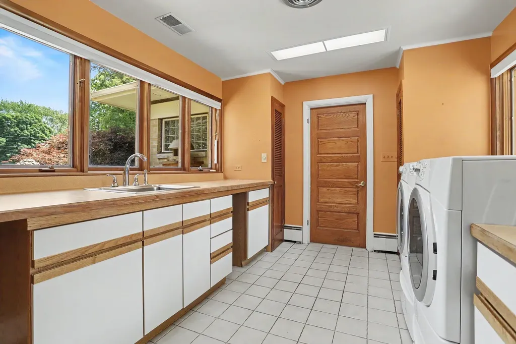 757 N Kalamazoo Avenue Marshall Township MI 49068