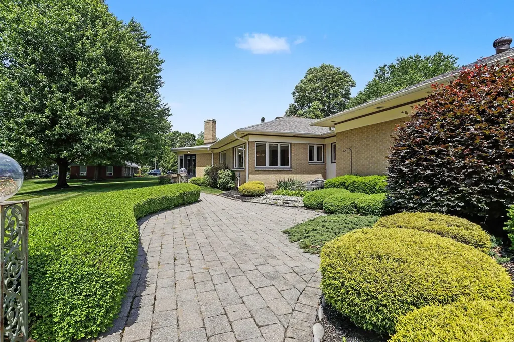 757 N Kalamazoo Avenue Marshall Township MI 49068
