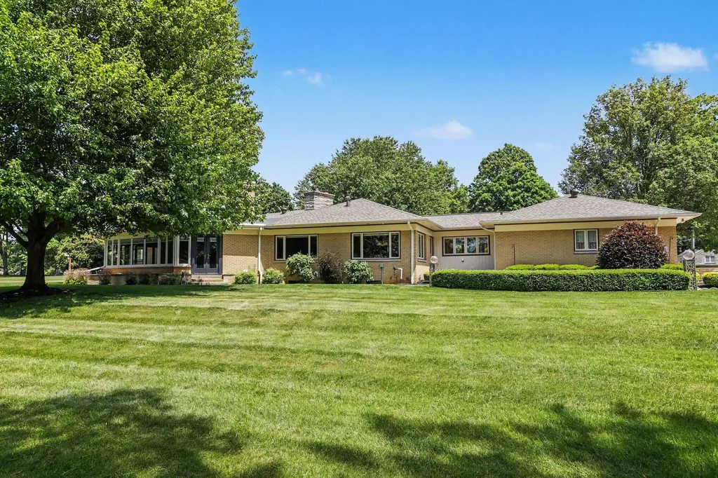757 N Kalamazoo Avenue Marshall Township MI 49068