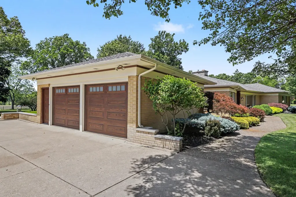 757 N Kalamazoo Avenue Marshall Township MI 49068