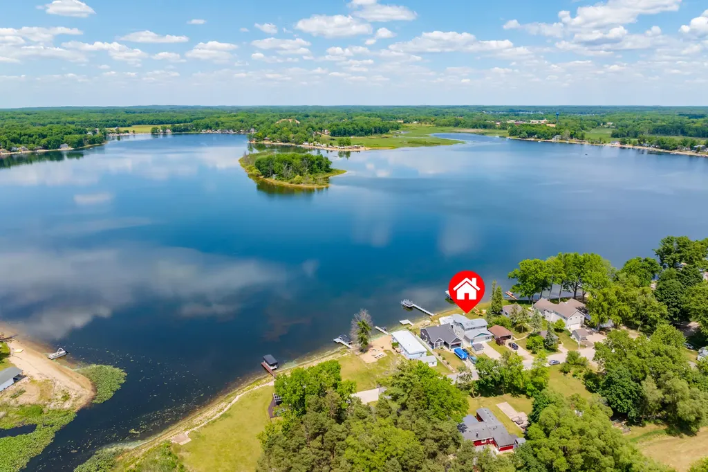 7118 Shoreline Drive Prairieville Township MI 49046