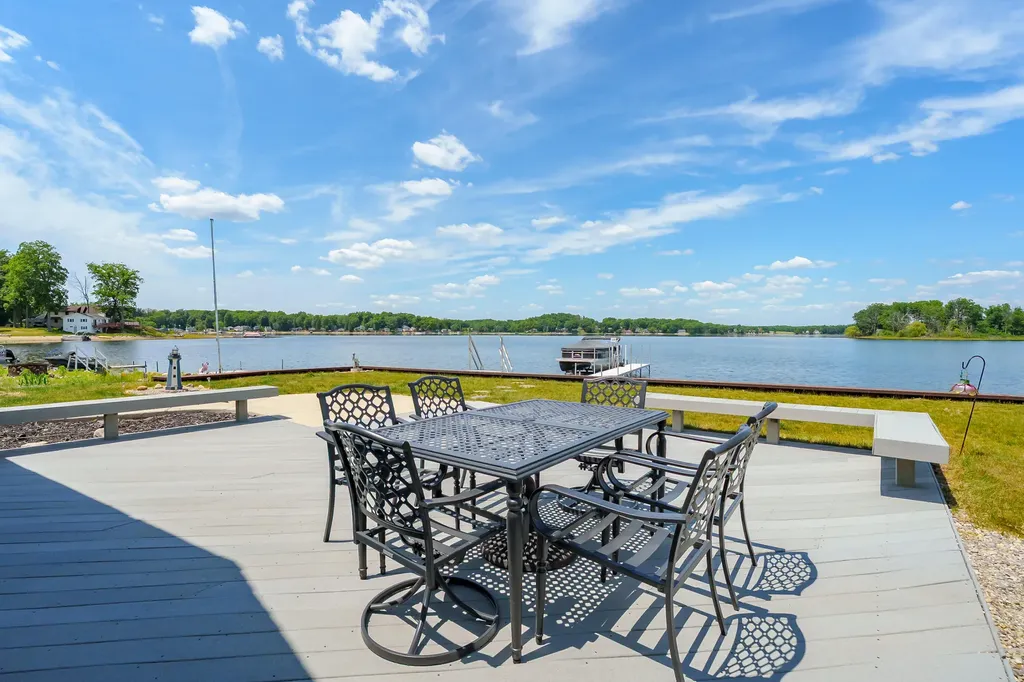 7118 Shoreline Drive Prairieville Township MI 49046
