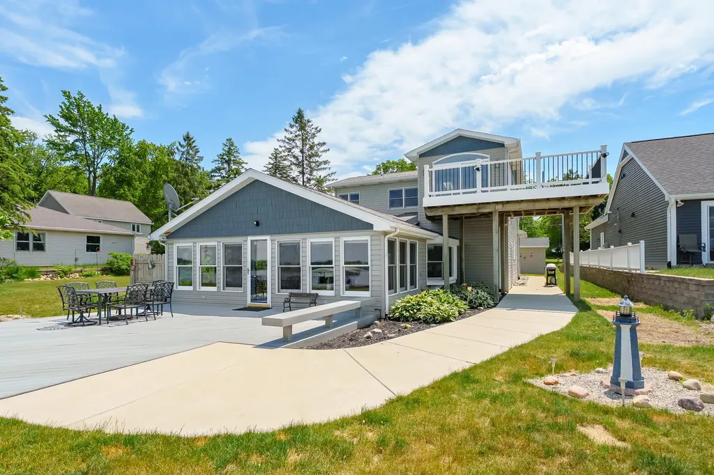 7118 Shoreline Drive Prairieville Township MI 49046