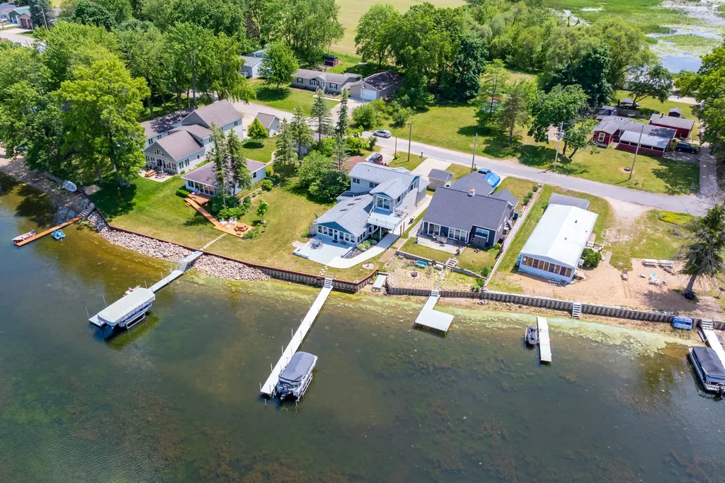 7118 Shoreline Drive Prairieville Township MI 49046