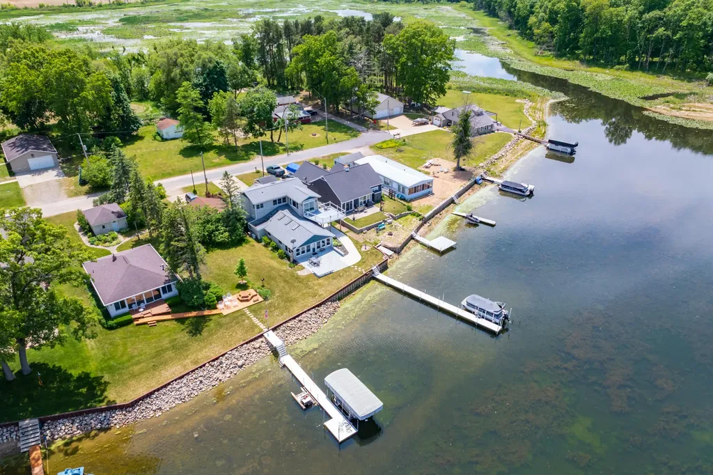 7118 Shoreline Drive Prairieville Township MI 49046