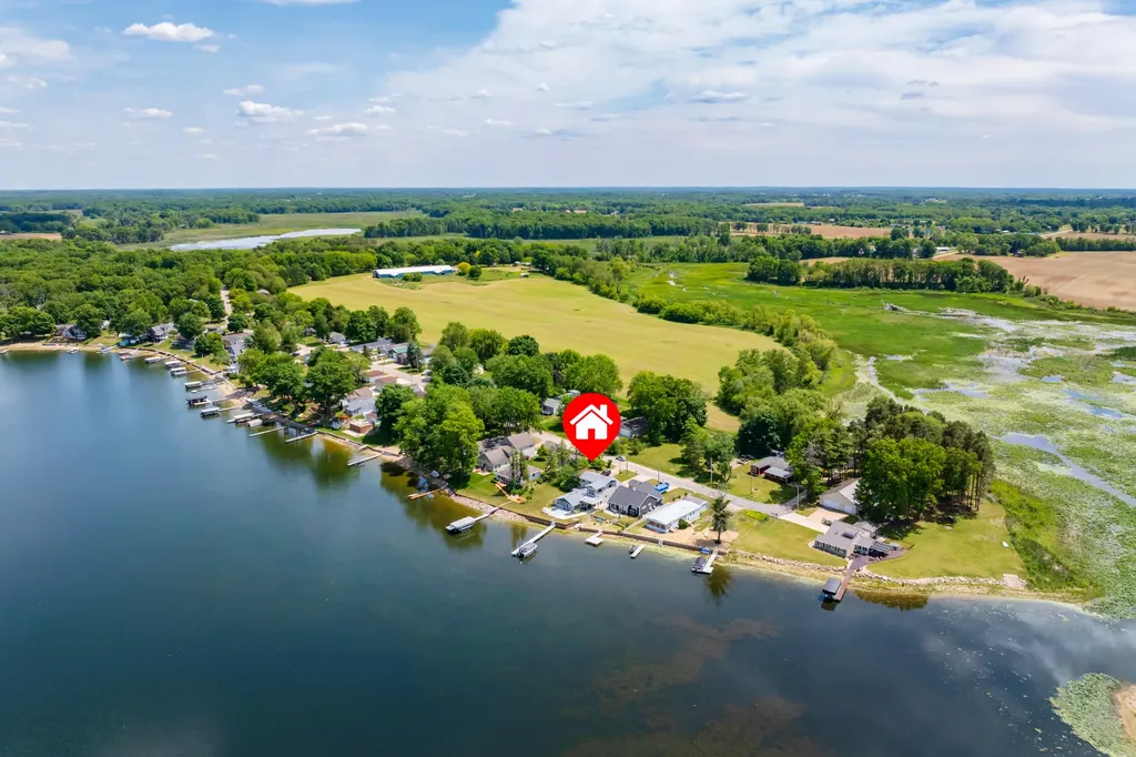 7118 Shoreline Drive Prairieville Township MI 49046