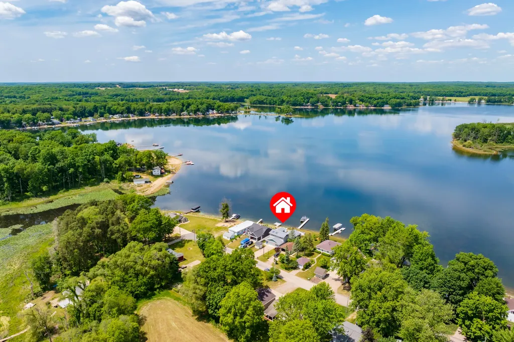 7118 Shoreline Drive Prairieville Township MI 49046