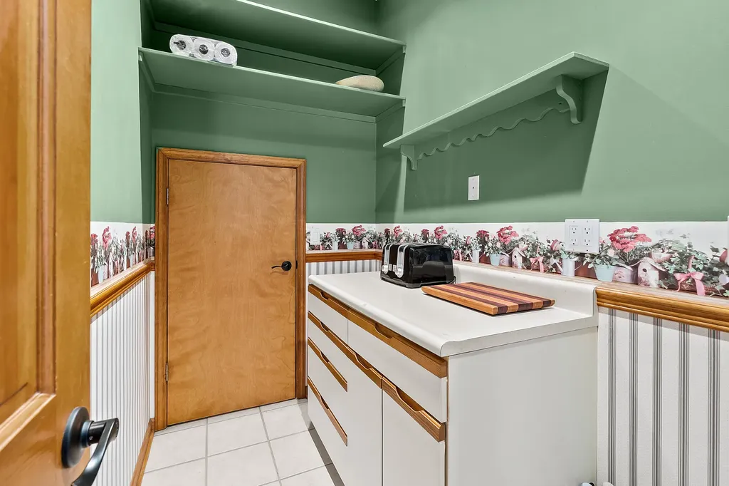 7118 Shoreline Drive Prairieville Township MI 49046
