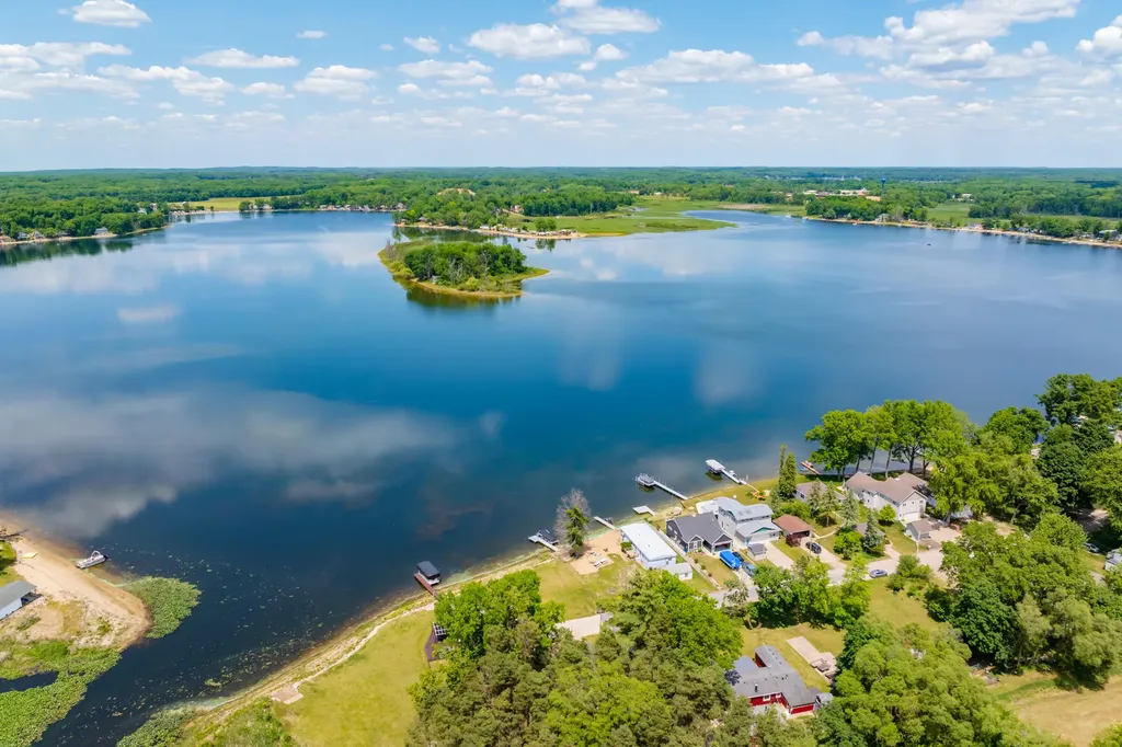 7118 Shoreline Drive Prairieville Township MI 49046