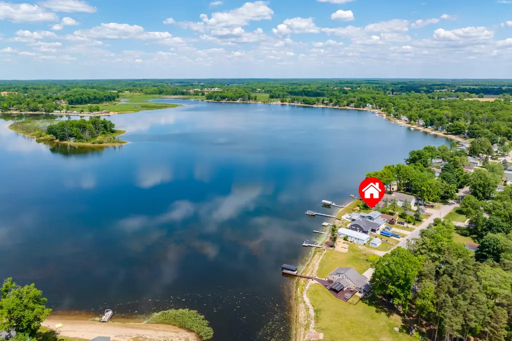 7118 Shoreline Drive Prairieville Township MI 49046