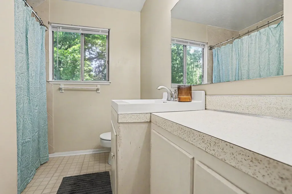 16 Oak Grove Road Springfield City MI 49037