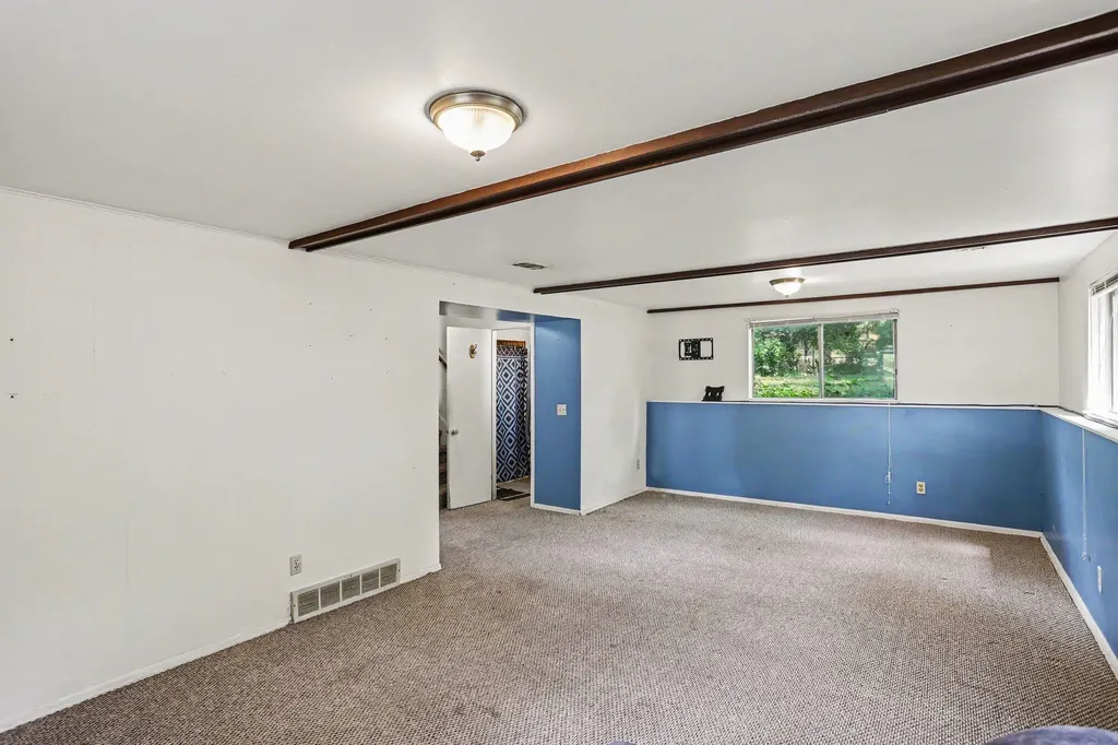 16 Oak Grove Road Springfield City MI 49037
