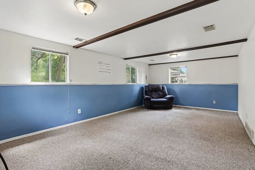 16 Oak Grove Road Springfield City MI 49037