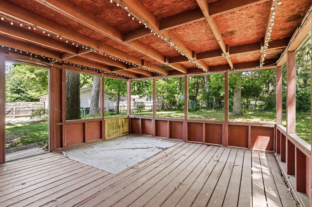 16 Oak Grove Road Springfield City MI 49037