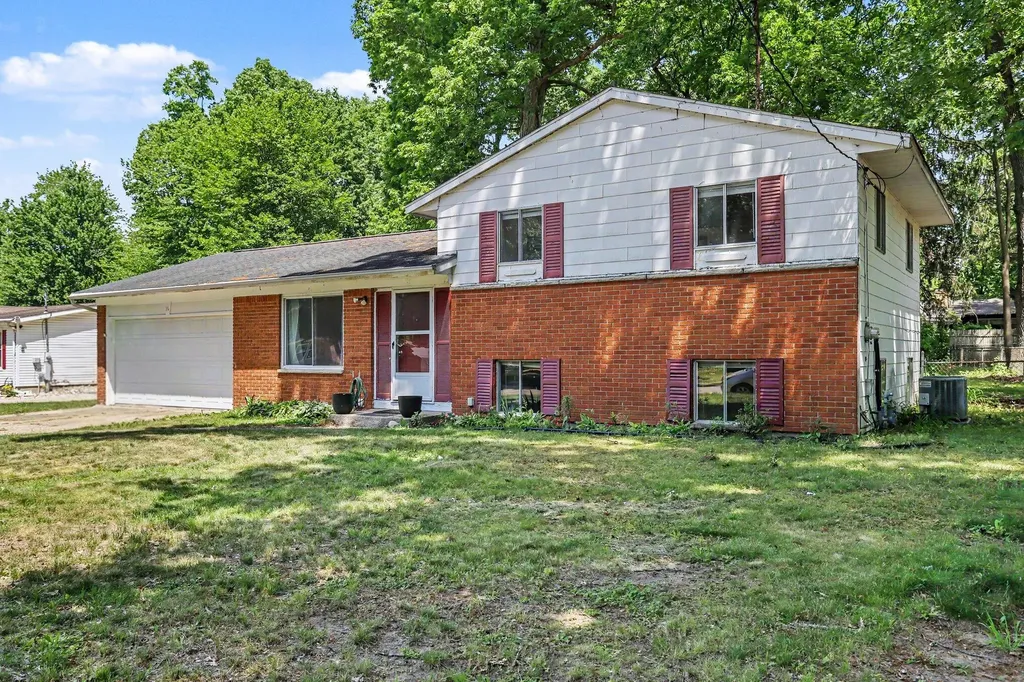 16 Oak Grove Road Springfield City MI 49037