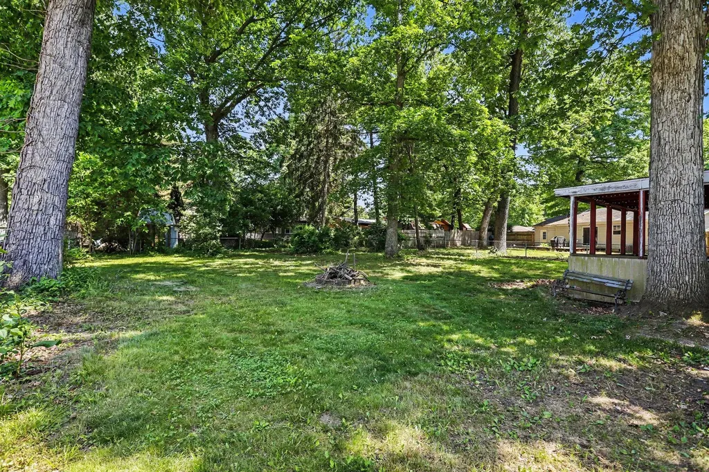 16 Oak Grove Road Springfield City MI 49037