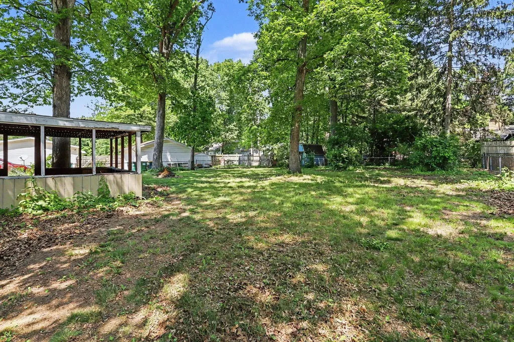 16 Oak Grove Road Springfield City MI 49037