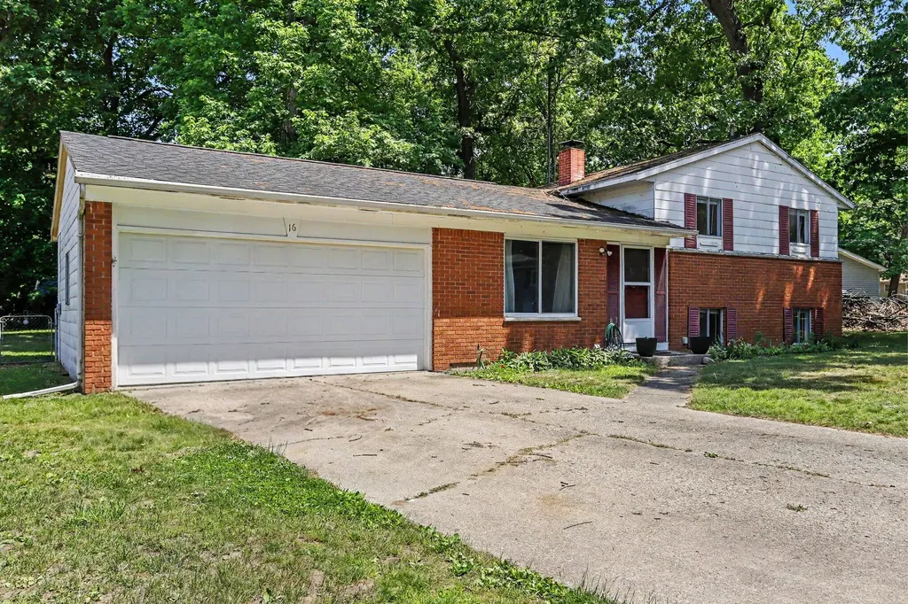 16 Oak Grove Road Springfield City MI 49037