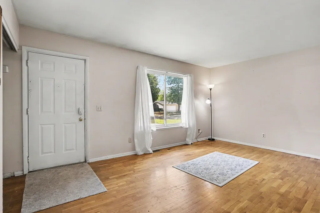 16 Oak Grove Road Springfield City MI 49037