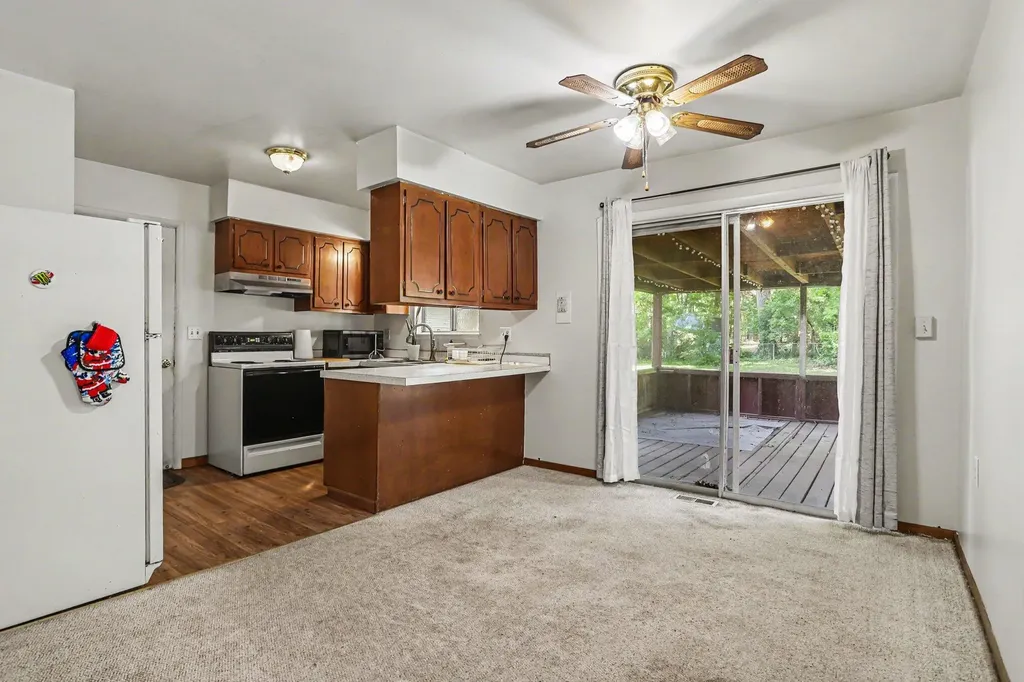 16 Oak Grove Road Springfield City MI 49037