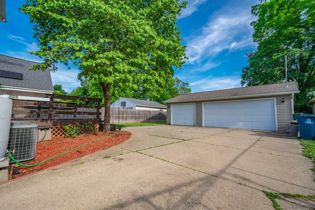 447 W Territorial Road W Battle Creek City MI 49015