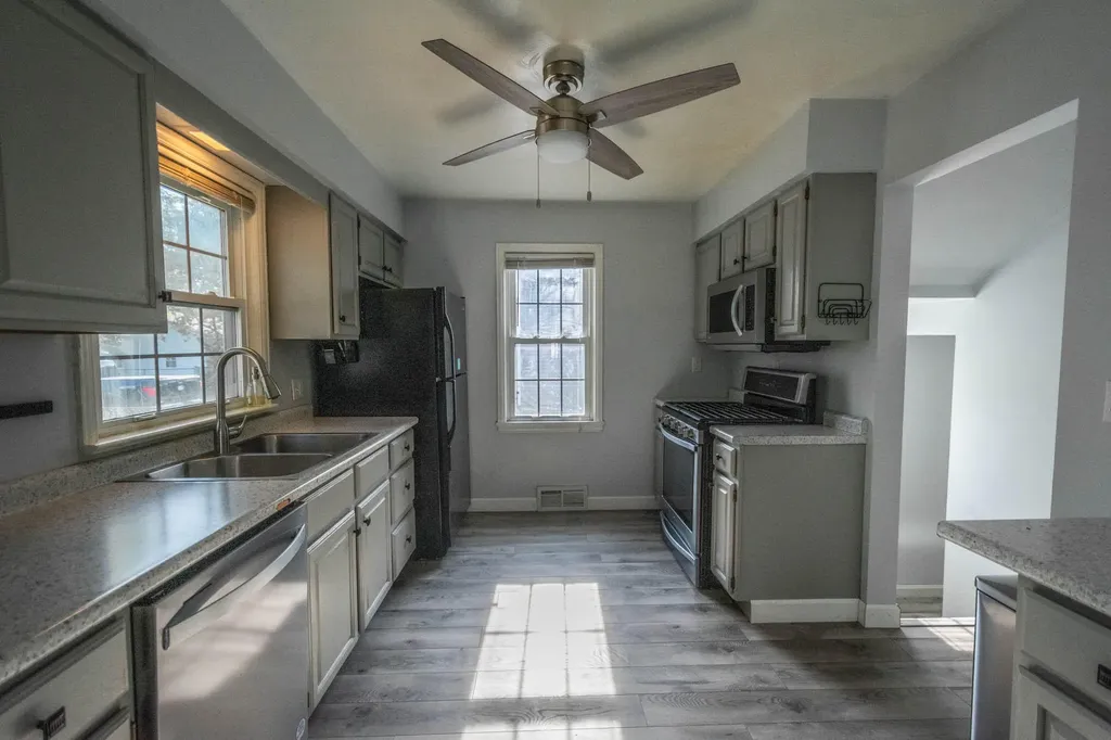 447 W Territorial Road W Battle Creek City MI 49015