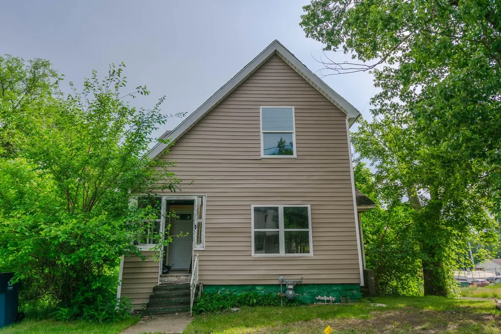 679 W Van Buren Street W Battle Creek City MI 49037