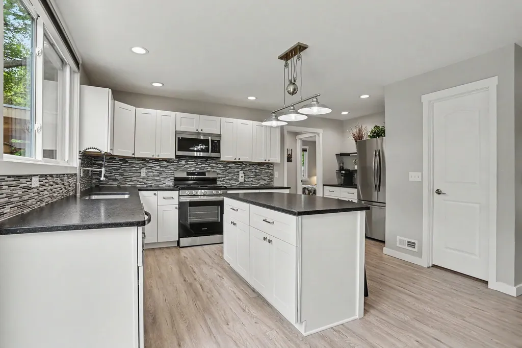 35883 Riverview Drive Waverly Township MI 49079