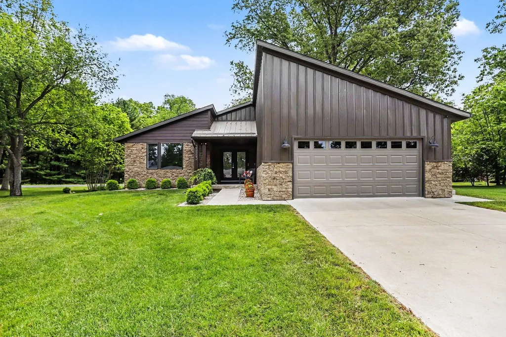 35883 Riverview Drive Waverly Township MI 49079
