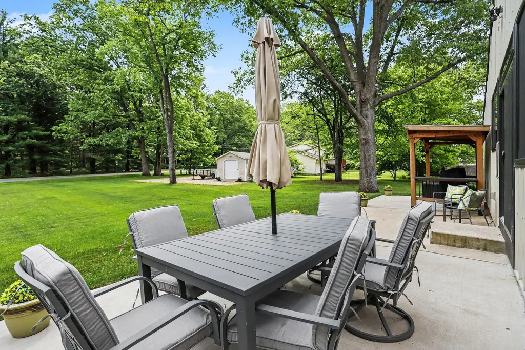 35883 Riverview Drive Waverly Township MI 49079