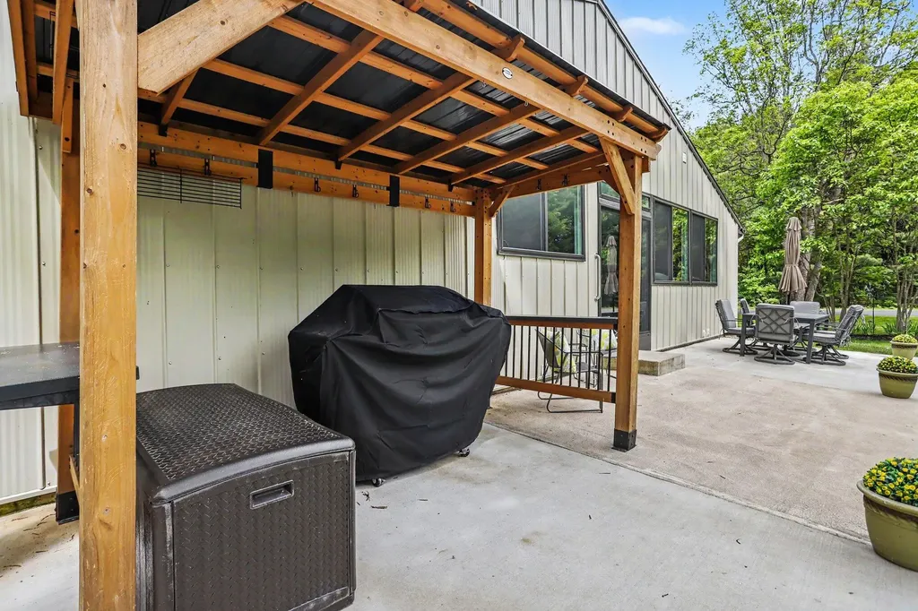 35883 Riverview Drive Waverly Township MI 49079