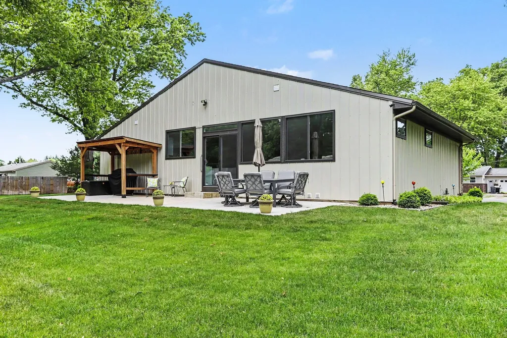 35883 Riverview Drive Waverly Township MI 49079