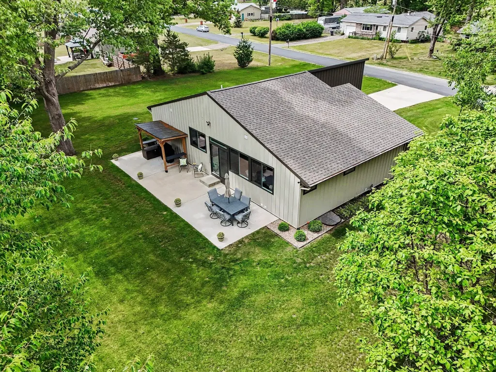 35883 Riverview Drive Waverly Township MI 49079
