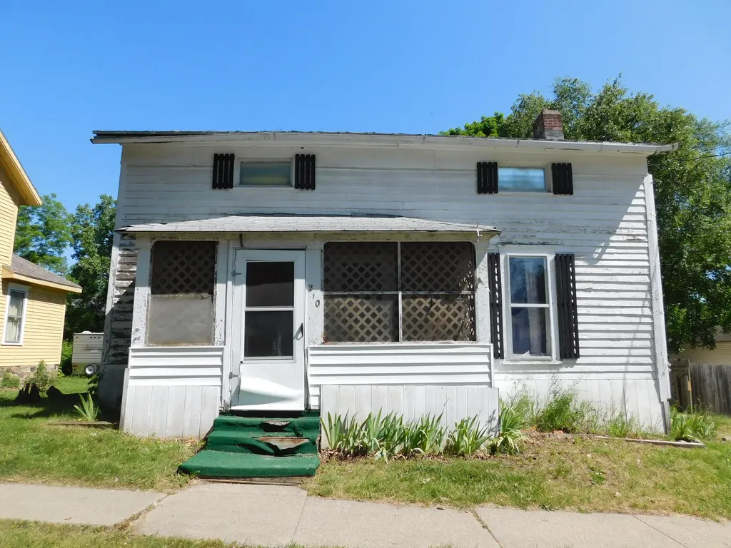 210 W Ash Street Albion City MI 49224