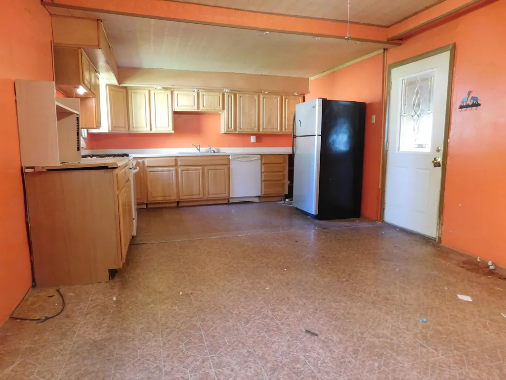 210 W Ash Street Albion City MI 49224
