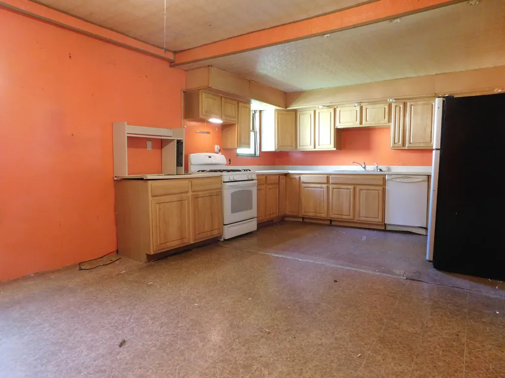 210 W Ash Street Albion City MI 49224