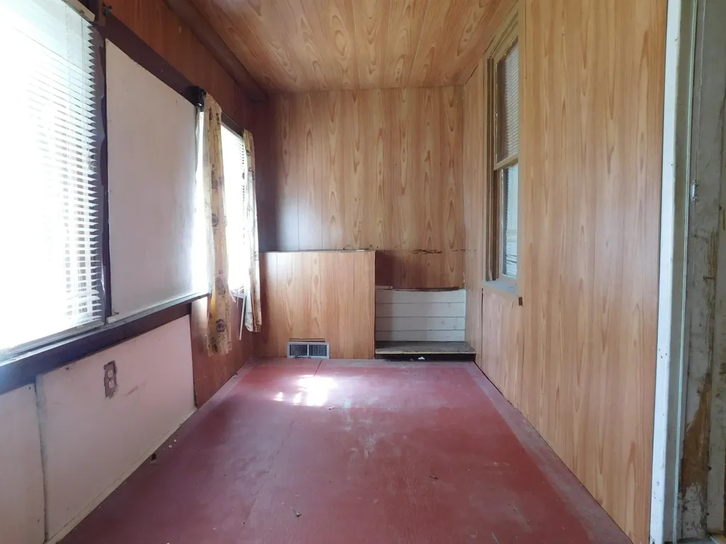 210 W Ash Street Albion City MI 49224