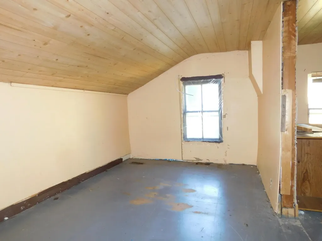 210 W Ash Street Albion City MI 49224