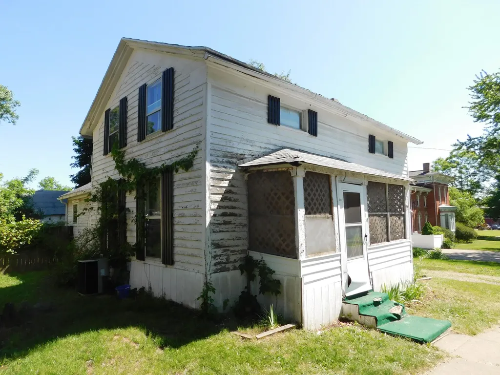 210 W Ash Street Albion City MI 49224