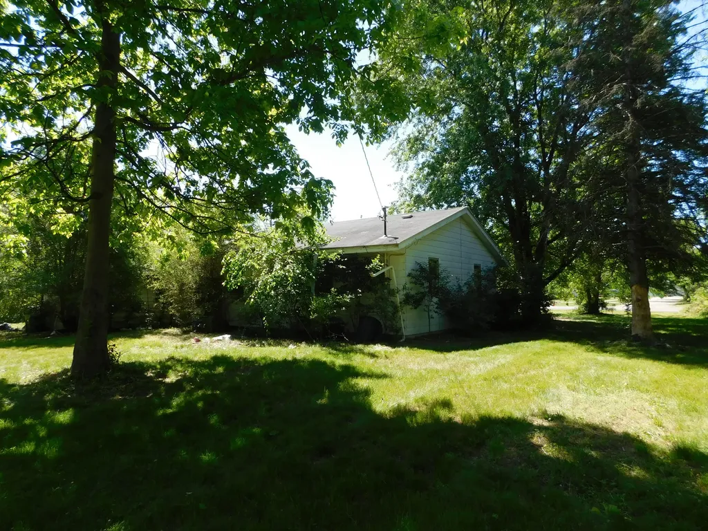 920 E Hoffman Street Three Rivers City MI 49093