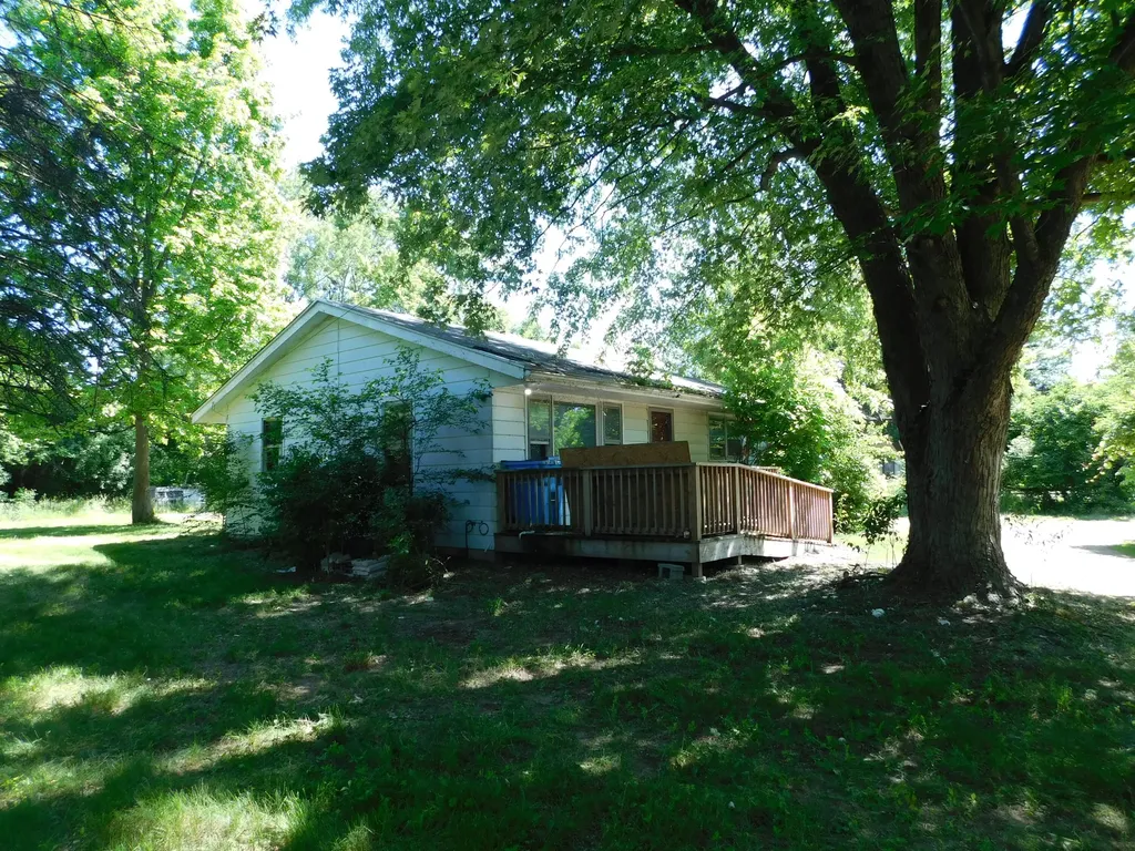 920 E Hoffman Street Three Rivers City MI 49093