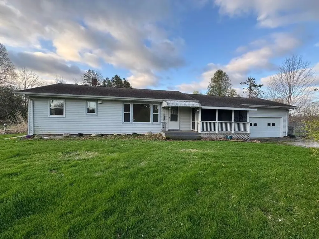 3334 W Glendora Road Weesaw Township MI 49128