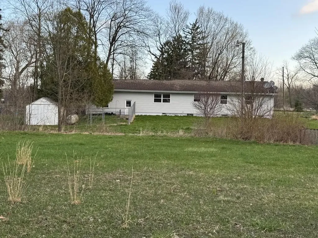 3334 W Glendora Road Weesaw Township MI 49128