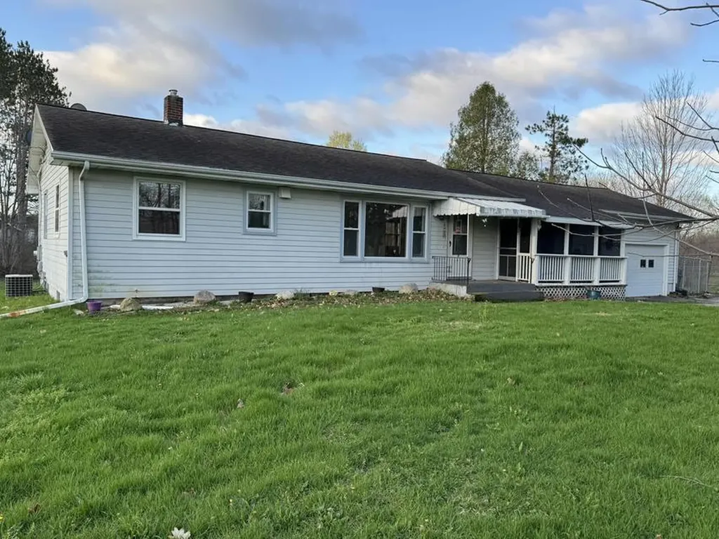 3334 W Glendora Road Weesaw Township MI 49128
