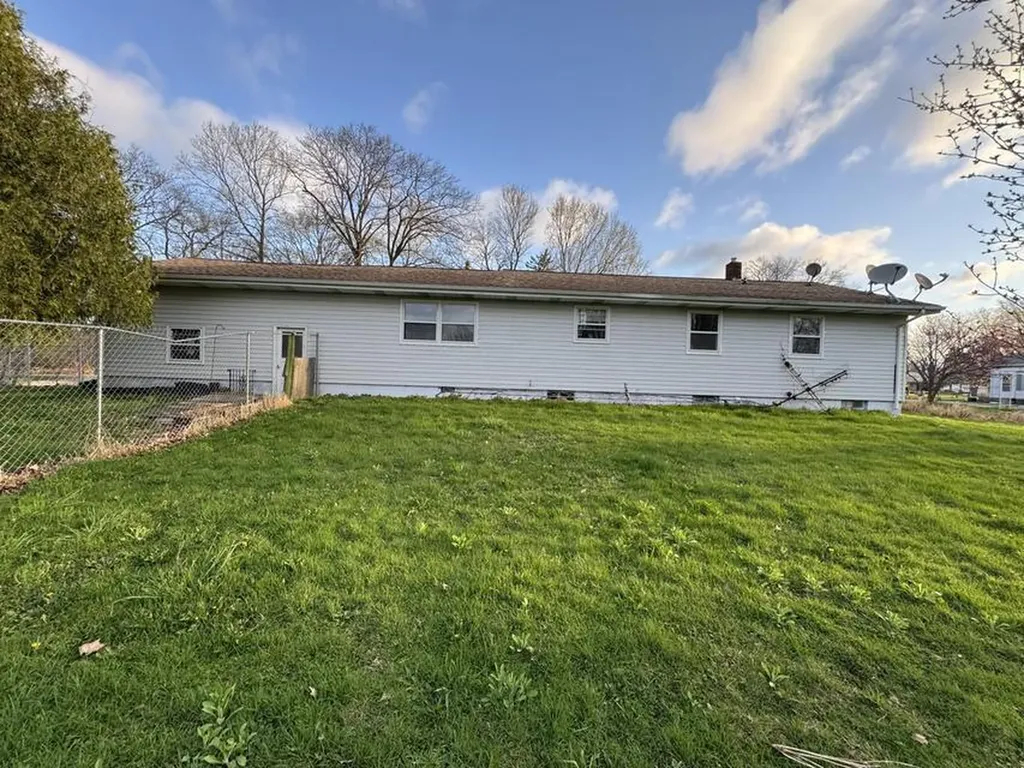 3334 W Glendora Road Weesaw Township MI 49128