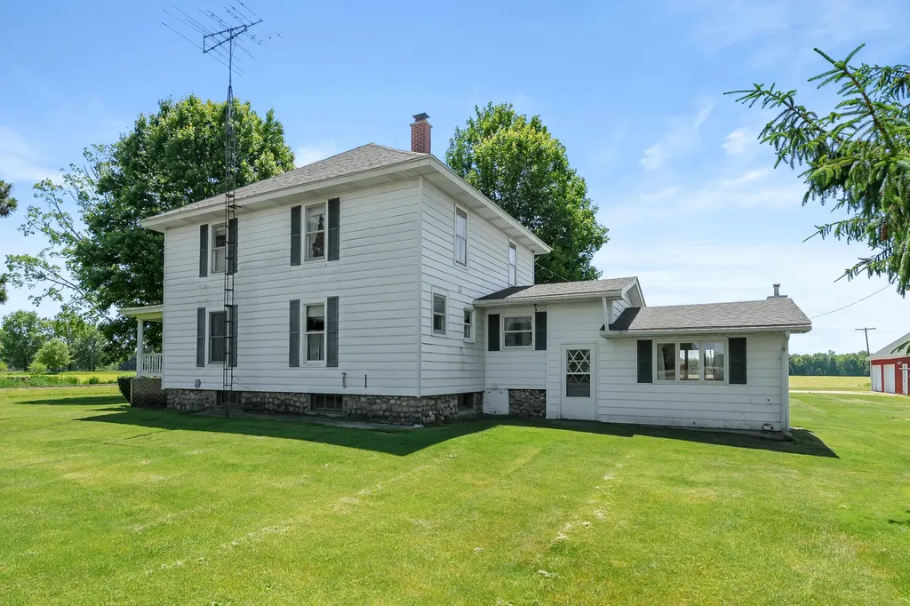 10431 13 Mile Road Fredonia Township MI 49068
