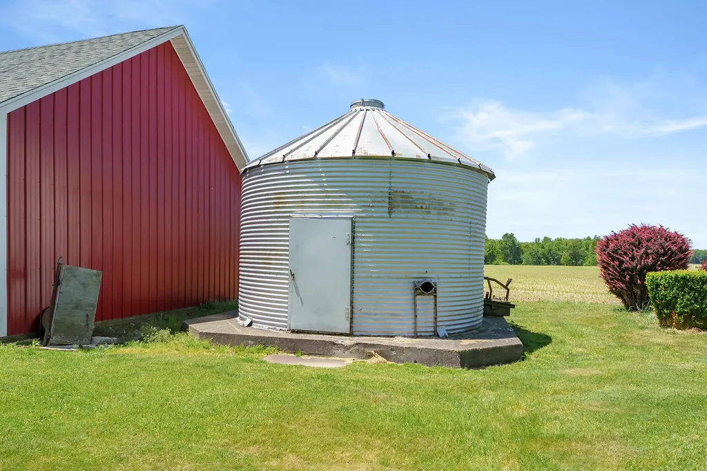 10431 13 Mile Road Fredonia Township MI 49068