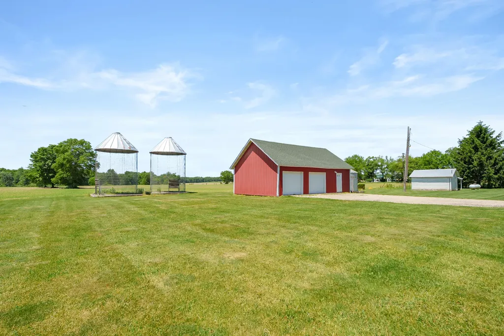 10431 13 Mile Road Fredonia Township MI 49068