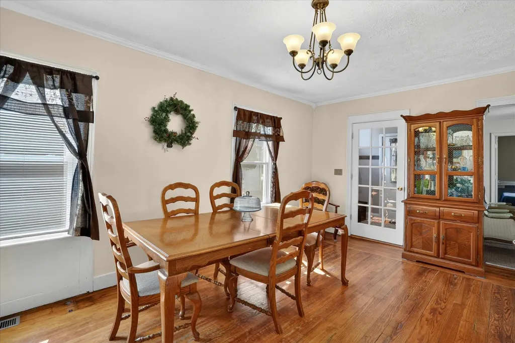 728 W Hanover Street Marshall City MI 49068
